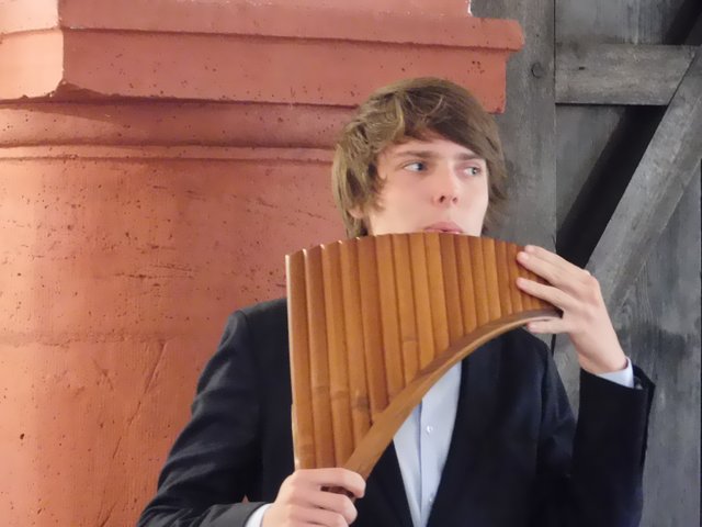 SPD Bürgstadt: Felix Breunig mit seiner Panflöte.