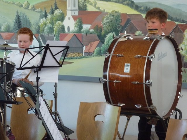 Jugendkapelle Wenschdorf-Monbrunn unter der Leitung von Susanne Hock