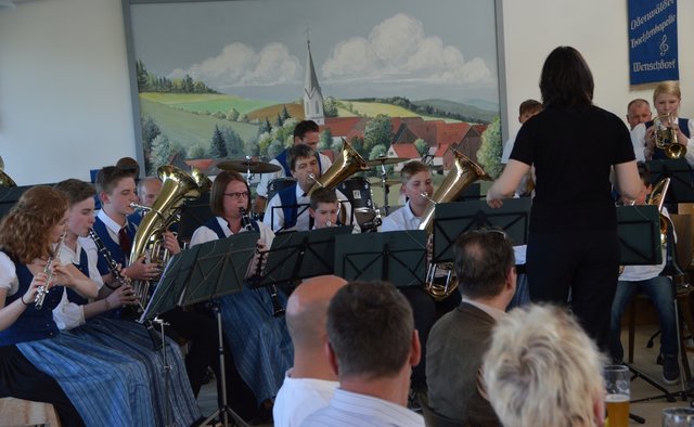Odenwälder Trachtenkapelle Wenschdorf-Monbrunn unter der Leitung von Susanne Hock