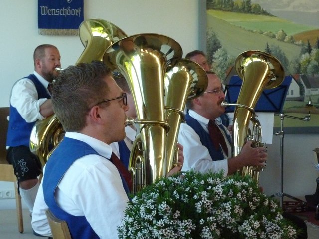 Odenwälder Trachtenkapelle Wenschdorf-Monbrunn unter der Leitung von Susanne Hock