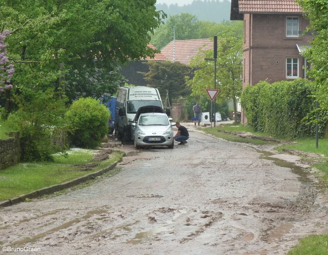Schlamm und Hagel in Wenschdorf