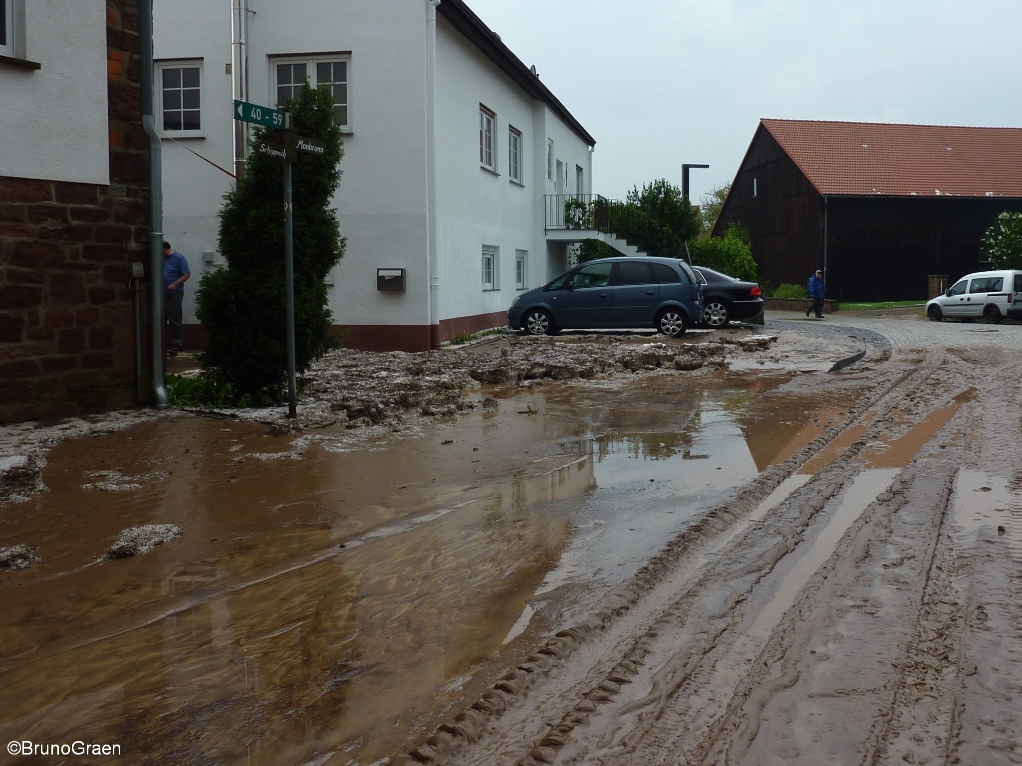 Schlamm und Hagel in Wenschdorf