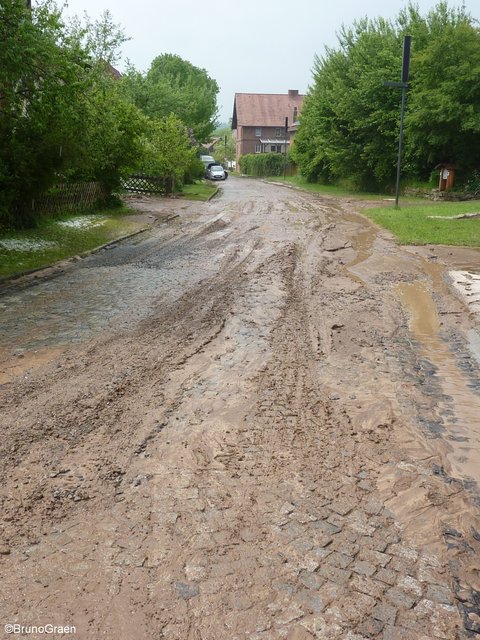 Schlamm und Hagel in Wenschdorf