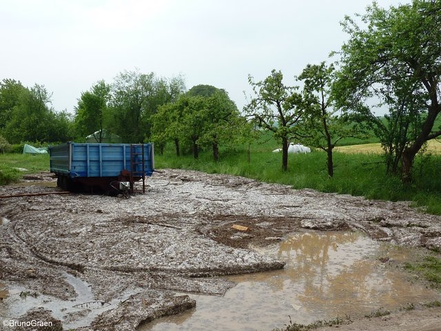 Schlamm und Hagel in Wenschdorf