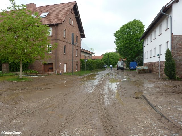 Schlamm und Hagel in Wenschdorf