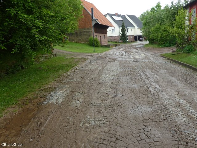 Schlamm und Hagel in Wenschdorf