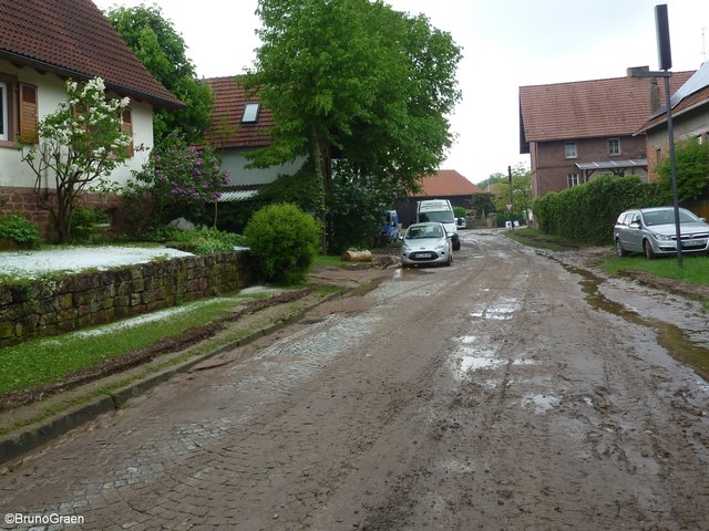 Schlamm und Hagel in Wenschdorf