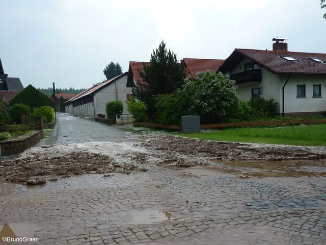 Schlamm und Hagel in Wenschdorf