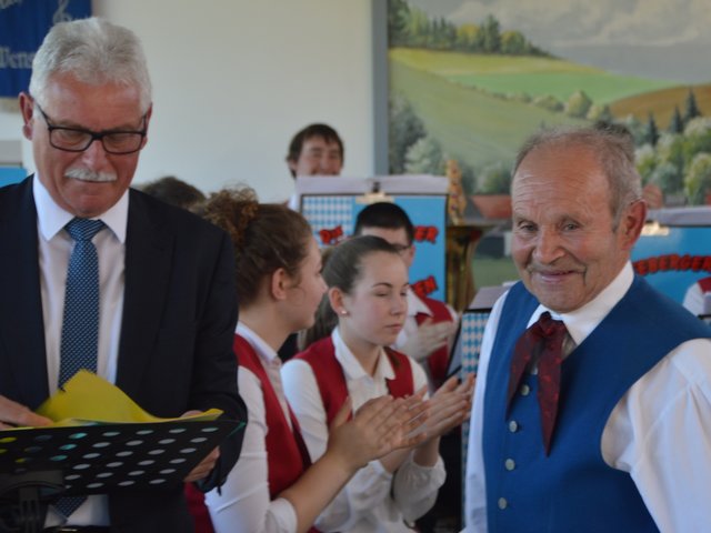 Ehrung von Anton Hock für 70 Jahre aktives Musizieren