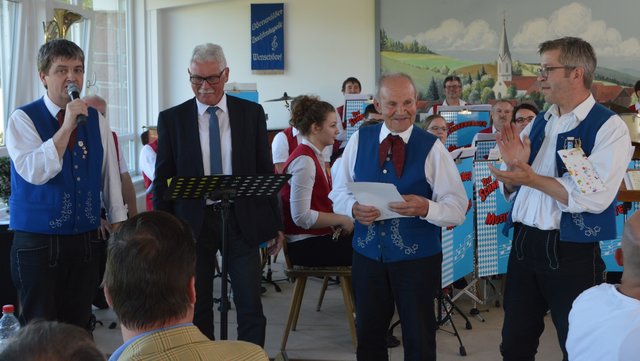 Ehrung von Anton Hock für 70 Jahre aktives Musizieren