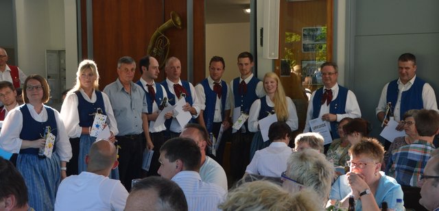 Verdiente Aktive der Odenwälder Trachtenkapelle Wenschdorf-Monbrunn bei der Ehrung während des Musikalischen Maienabends am 6. Mai 2018.