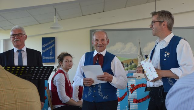 Ehrung von Anton Hock für 70 Jahre aktives Musizieren