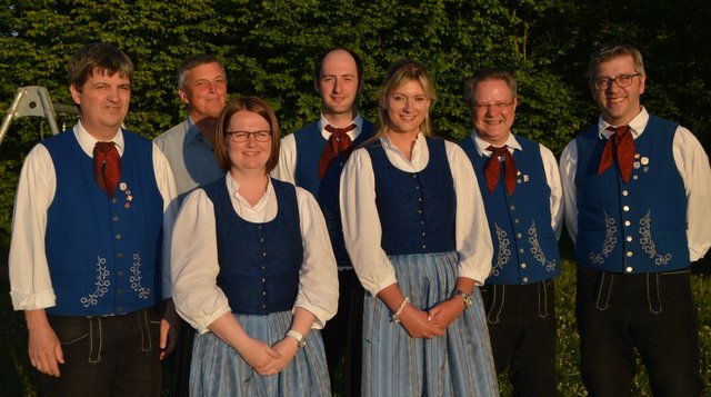 von links nach rechts: Vorsitzender Bruno Grän, Thomas Steuerwald, Ramona Trützler, Johannes Stier, Sabrina Stier, Hans-Jörg Schramm, Vorsitzender Michael Hock