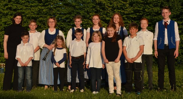 Jugendkapelle Wenschdorf-Monbrunn unter der Leitung von Susanne Hock