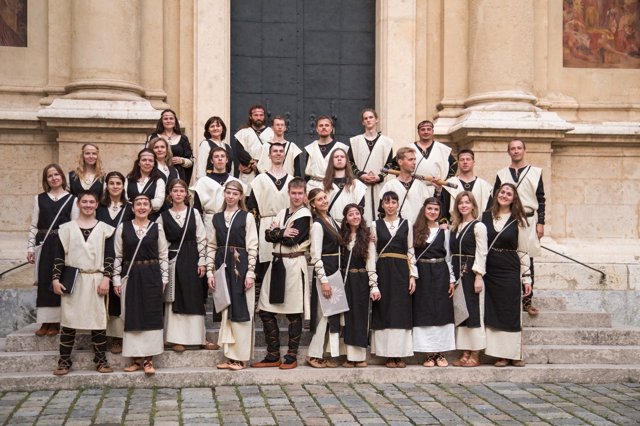 Die Mitglieder des Chores Salutaris aus Weißrussland führen in ihren Konzerten verschiedene Arten von geistlicher und weltlicher Musik auf.