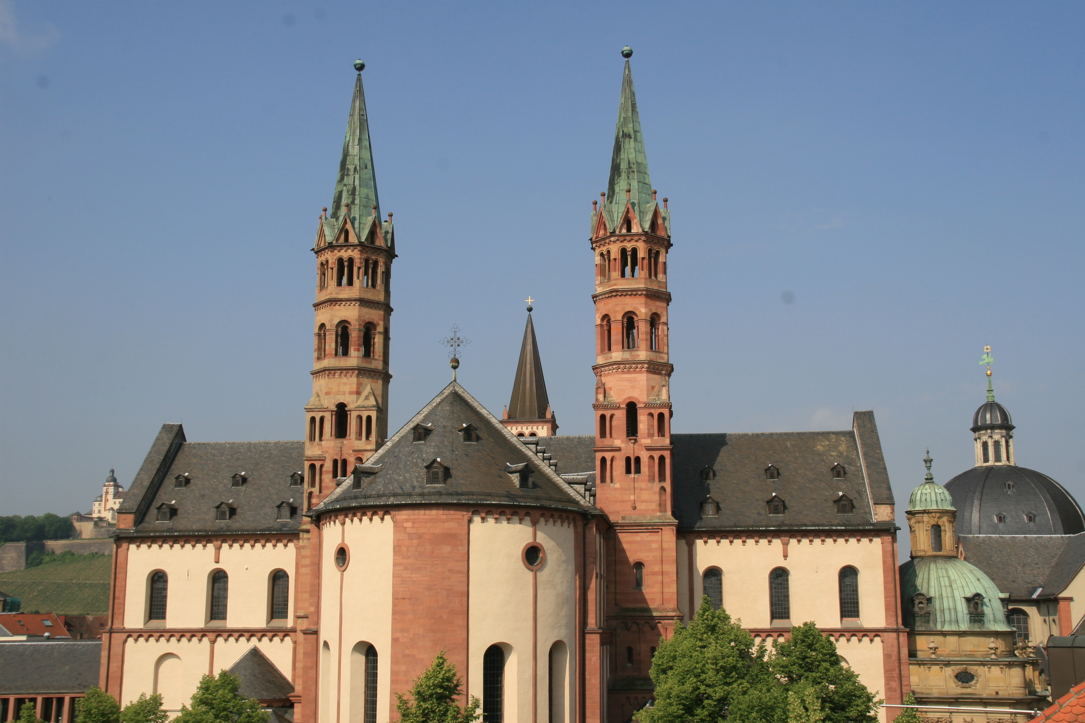 Im Würzburger Kiliansdom empfängt Dr. Franz Jung am Sonntag, 10. Juni, die Bischofsweihe und wird als 89. Bischof von Würzburg eingeführt.