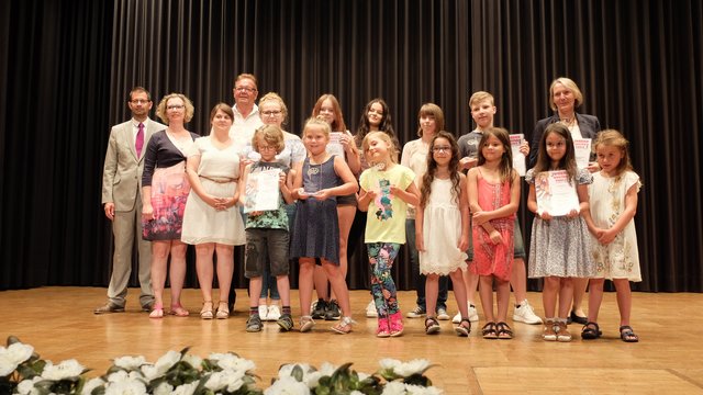 Sonderpreis für die KunstAG der Limes Realschule Obernburg für ihr Projekt "Kunst am Bau"