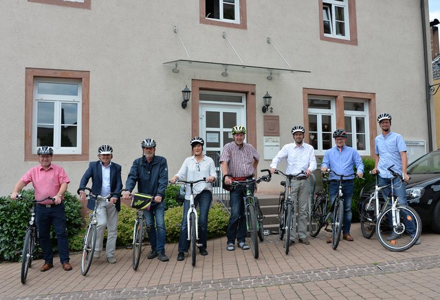Mehrere Kilometer, die der Aktion Stadtradeln gutgeschrieben wurden, legten die Teilnehmerinnen und Teilnehmer der Gemeindevisitation in Dorfprozelten mit dem Rad zurück