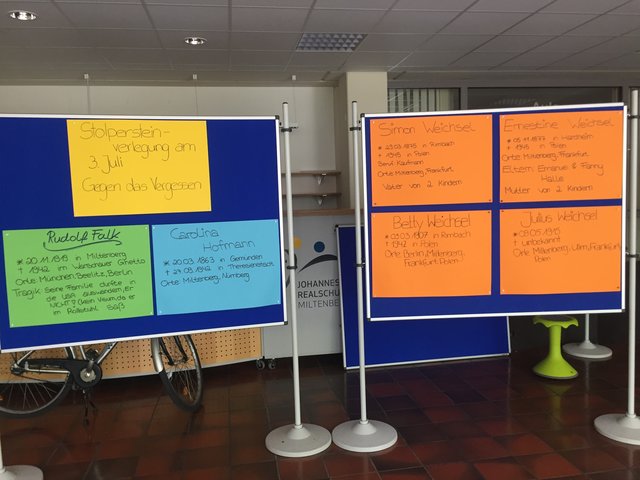 Die Plakatwand der Realschülerinnen und Realschüler der Johannes-Hartung-Realschule. | Foto: privat