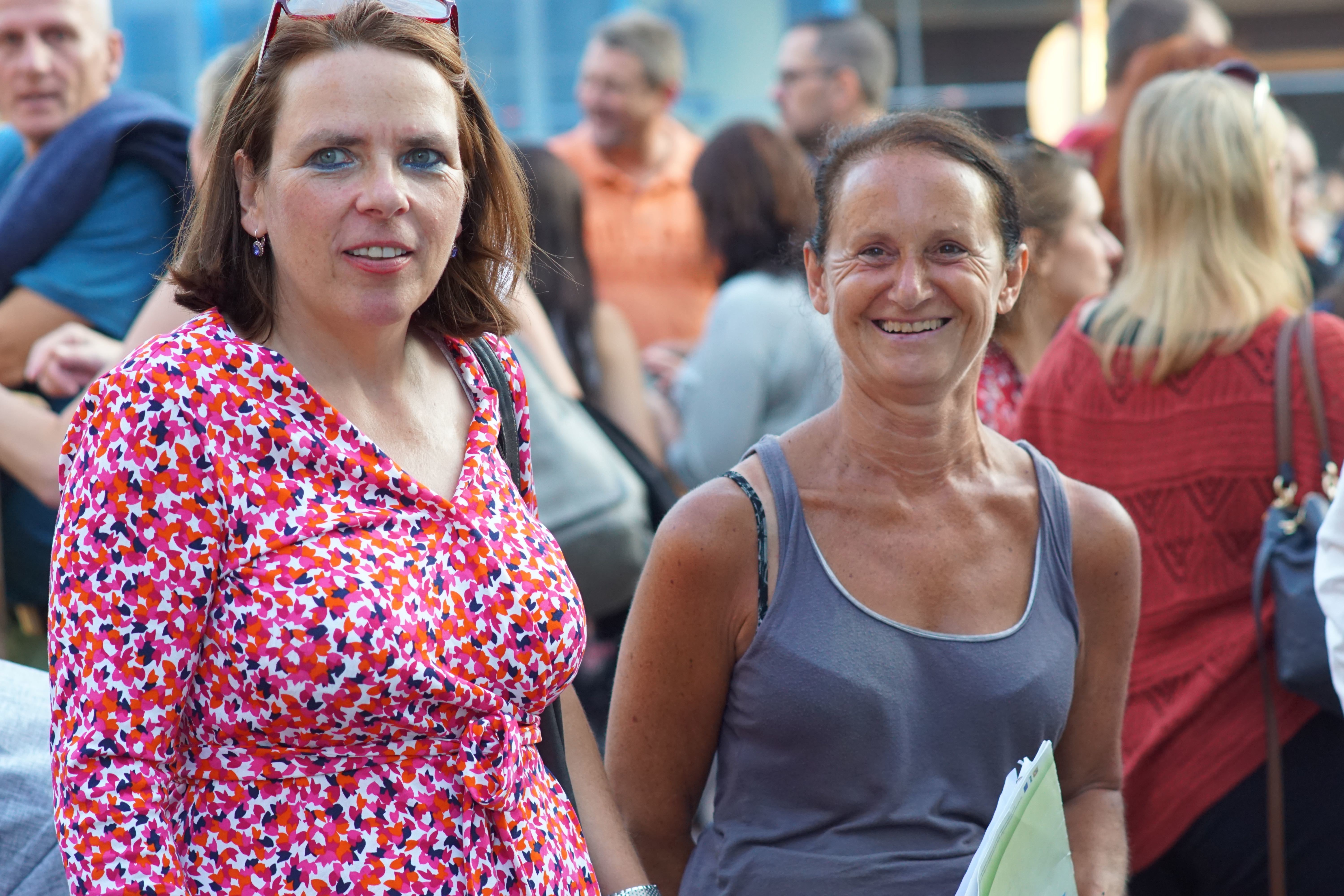 Die verantwortliche Regional-Managerin Linda Plappert-Metz (rechts) zeigte sich sehr zufrieden. Hier im Gespräch mit der stellvertretenden Landrätin des Miltenberger Landkreises Karin Passow.