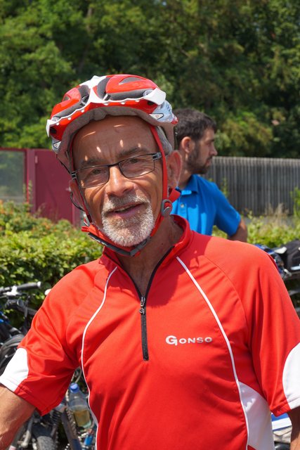 Foto: „Großer Bahnhof“ am Radweg in Bürgstadt: die neue Mountainbike-Strecke BÜ 1 ist am vergangenen Samstag offiziell ihrer Bestimmung übergeben worden. Foto Roland Schönmüller﻿