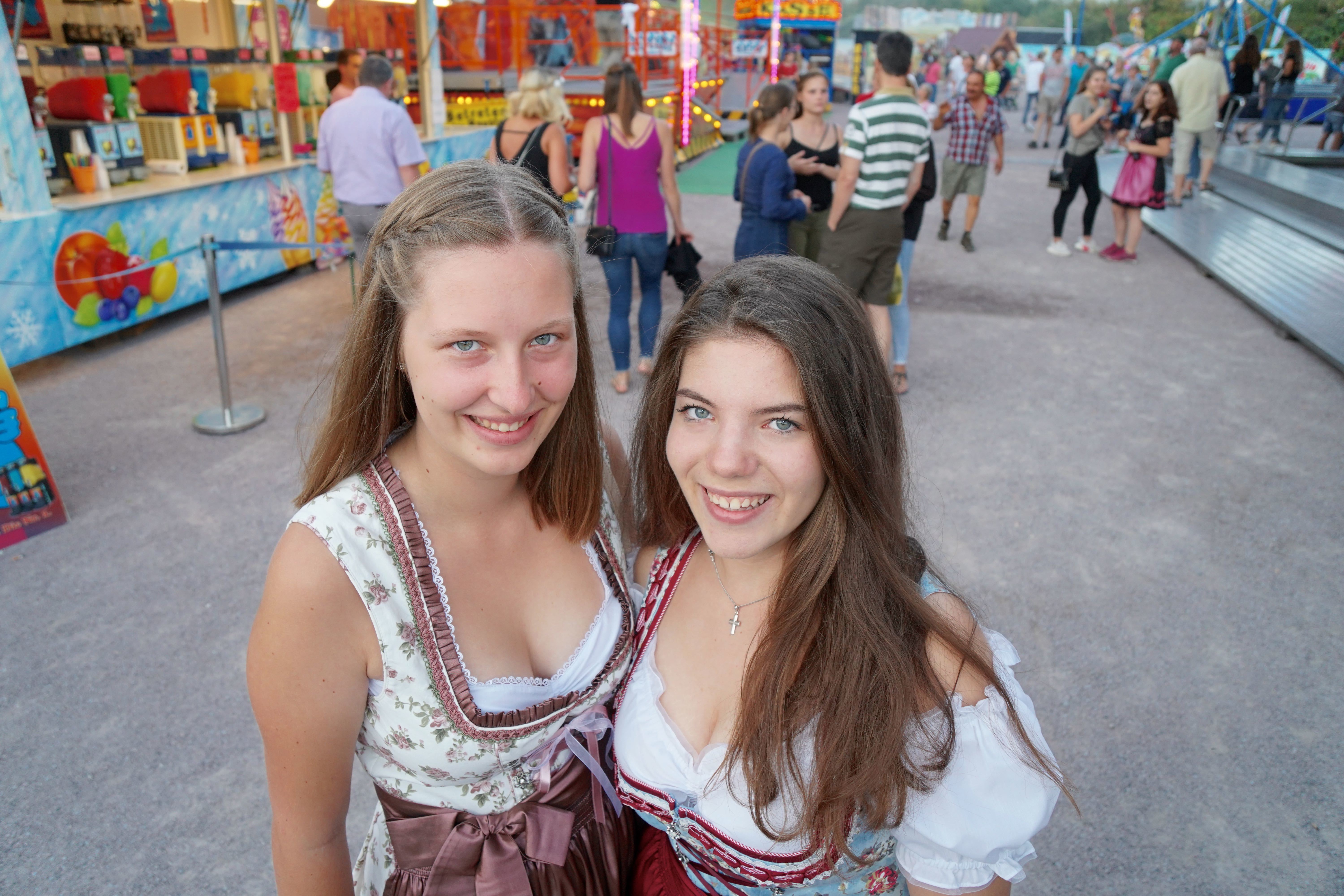 Stimmung, Spaß und Superlaune - das bietet die Laurenzimesse in Marktheidenfeld am Main bis zum 19. August 2018: diesem Duo sieht man die Begeisterung bestens an!