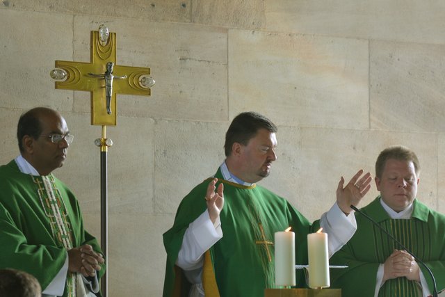 von links nach rechts: Dr. James Kurianal, Pfarrer Jan Kölbel, Pfarrer Bernd Winter