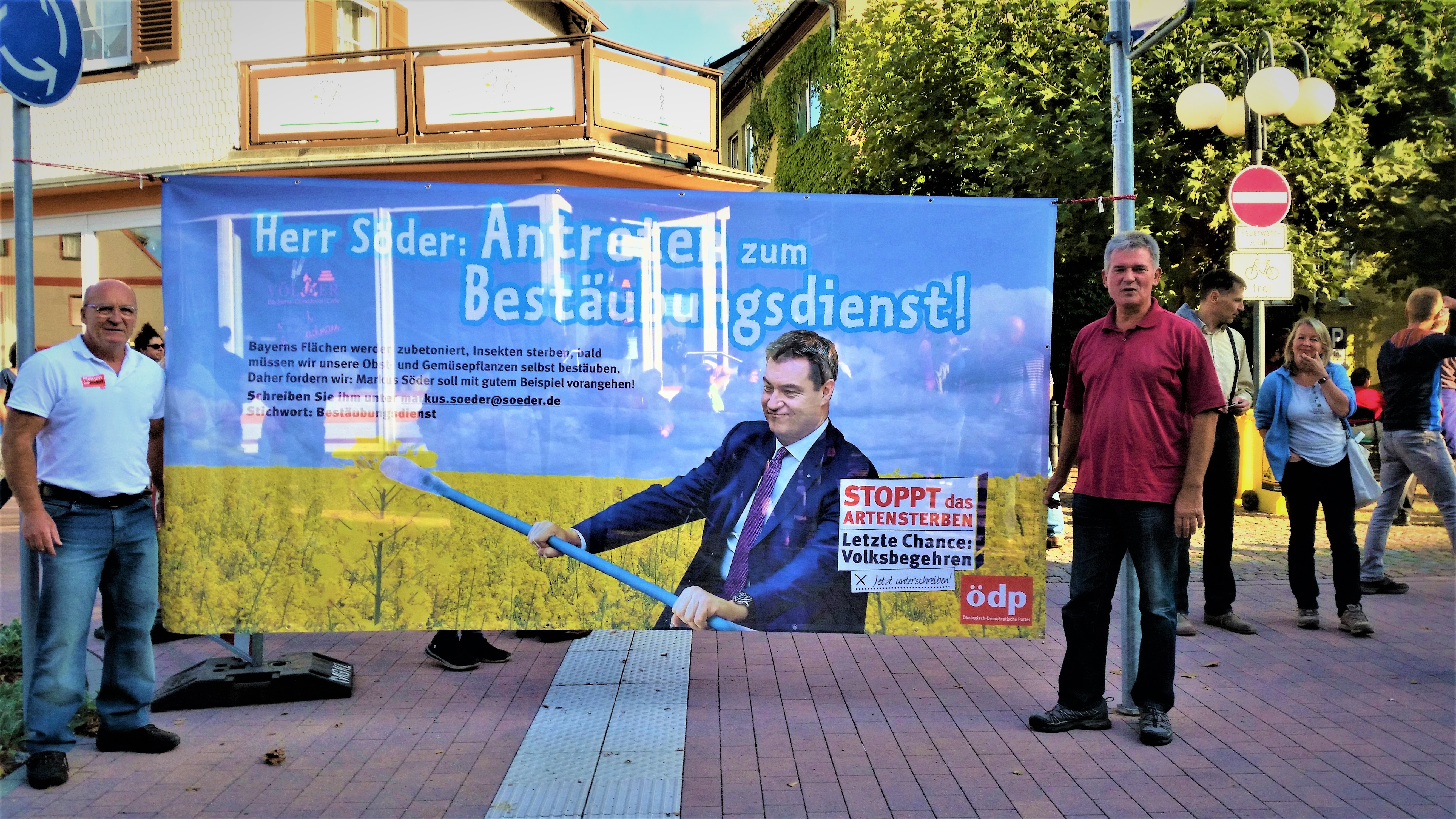 Elsenfeld Demo,ÖDP war dabei...links Landesdirektkandidat Wolfgang Winter Miltenberg,rechts Listenkandidat Walther Peeters Aschaffenburg