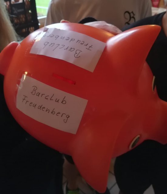 Der Barclub Freudenberg Spendet an Lucy 200€