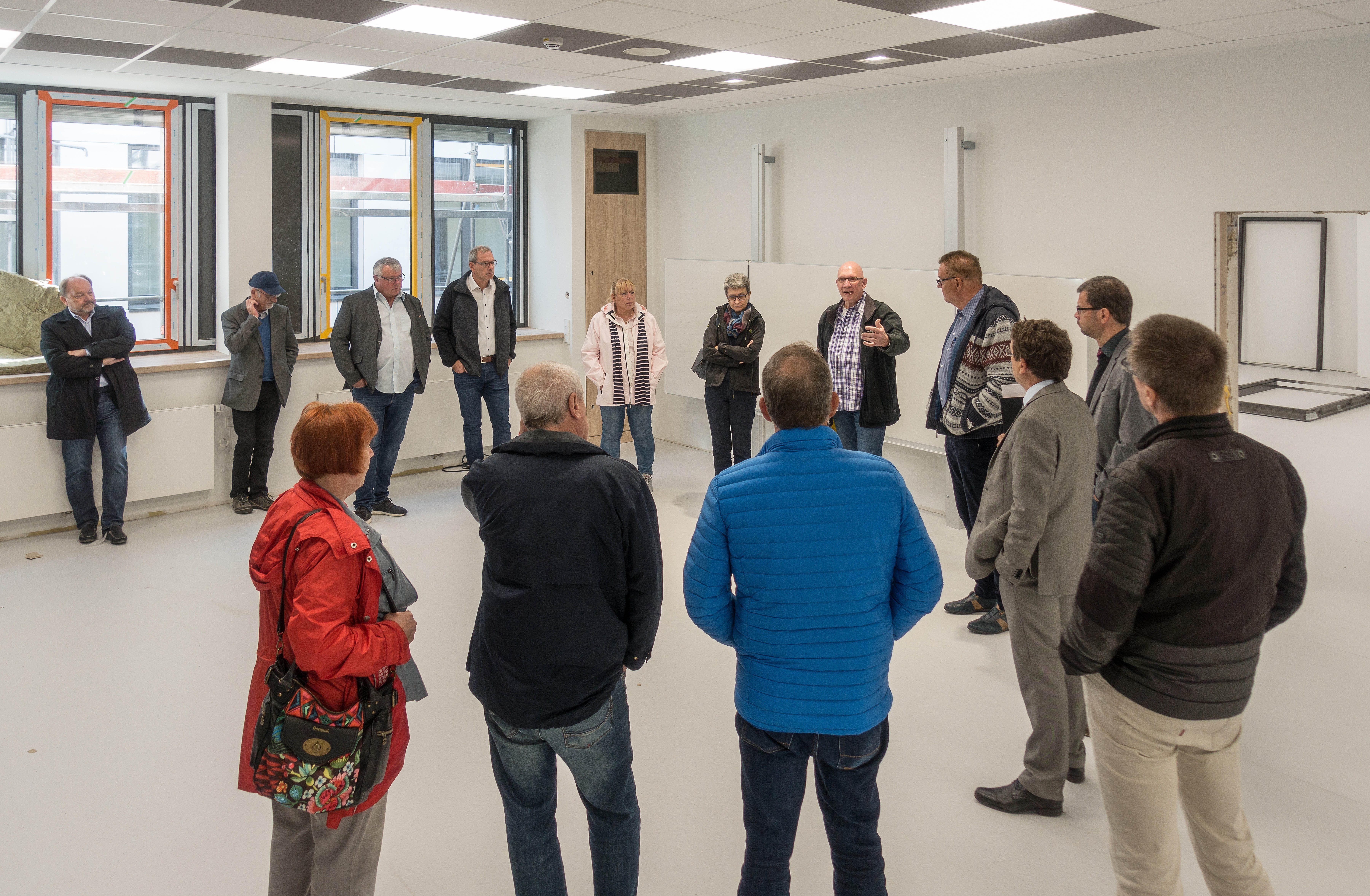 In den Herbstferien werden Verwaltung und Lehrkörper des Hermann-Staudinger-Gymnasiums Erlenbach in diese Übergangsräume umziehen.