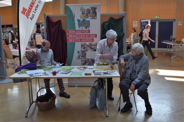 Informationsstand im großen Saal der Mittelmühle in Bürgstadt.
