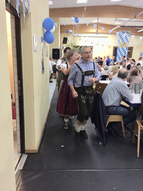 Polonaise durch den Saal