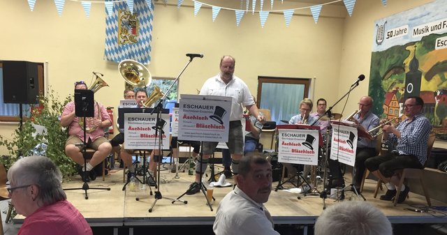 Oktoberfest 2018" mit "Äschisch Bläschisch"