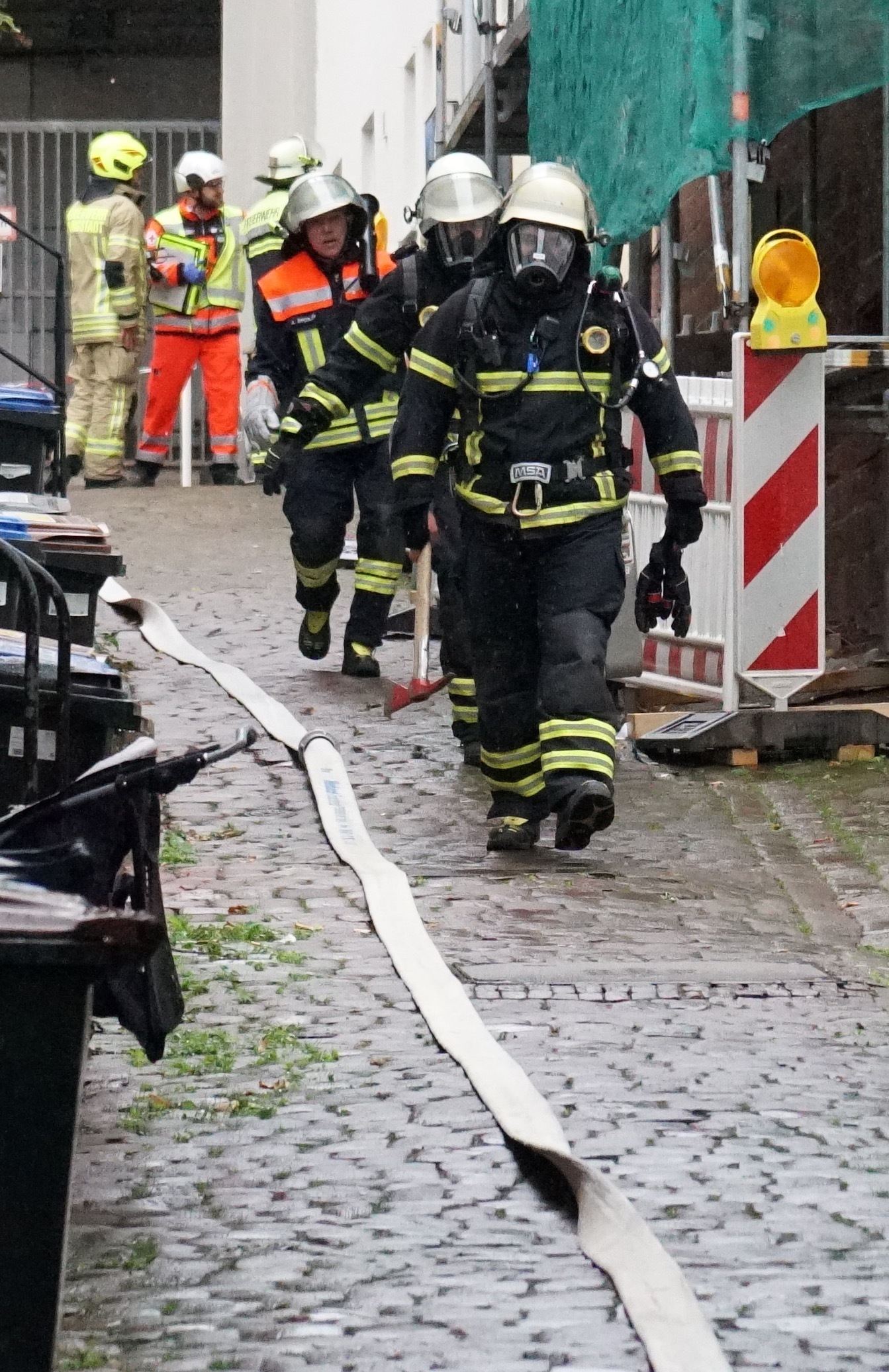 Einsatz mit Atemschutzgeräten in der Miltenberger Kellergasse