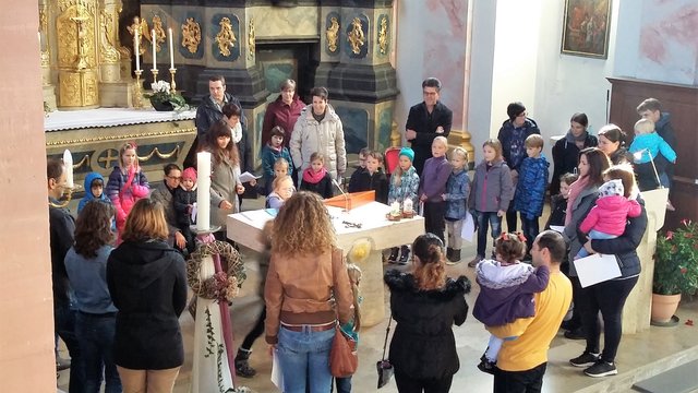 Altar und Evangelienbuch