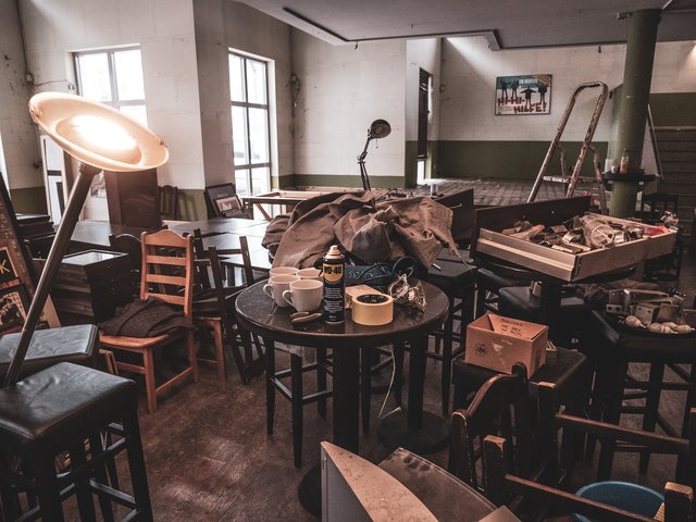 Großes Ausräumen im Beavers. WD-40, immer und überall zu gebrauchen! | Foto: Dominik Stapf