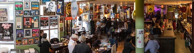 Raritäten bis unters Dach, Live-Musik und Gastronomie. Das Angebot des Beavers findet immer regen Zuspruch. | Foto: Dominik Stapf