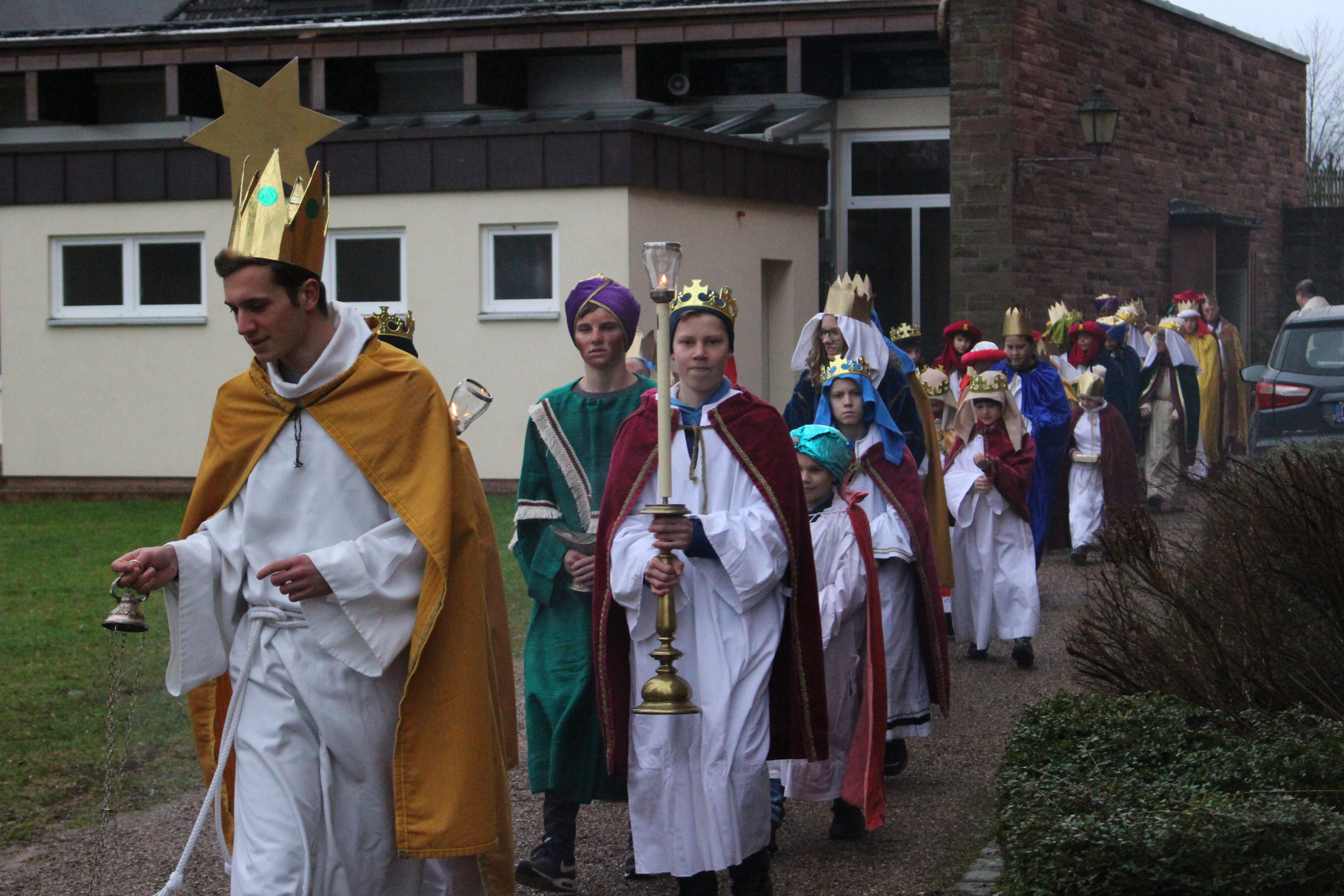 Einzug zum Gottesdienst