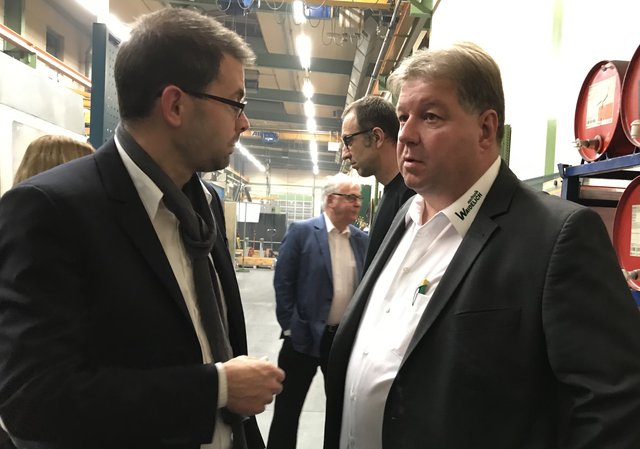 Im Gespräch: Landrat Scherf und Geschäftsführer Waidelich.