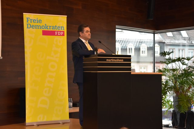 Aschaffenburgs Oberbürgermeister Klaus Herzog bedankte sich für die gute Zusammenarbeit mit der FDP.