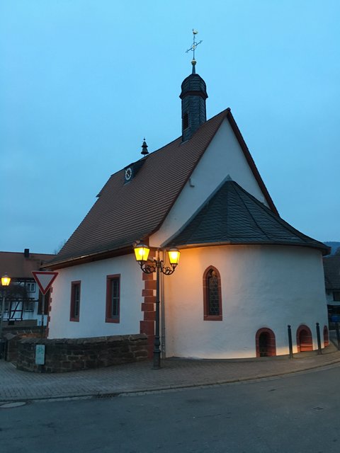 Valentinstag im Anmarsch ... Valentinuskapelle in Eichenbühl. 