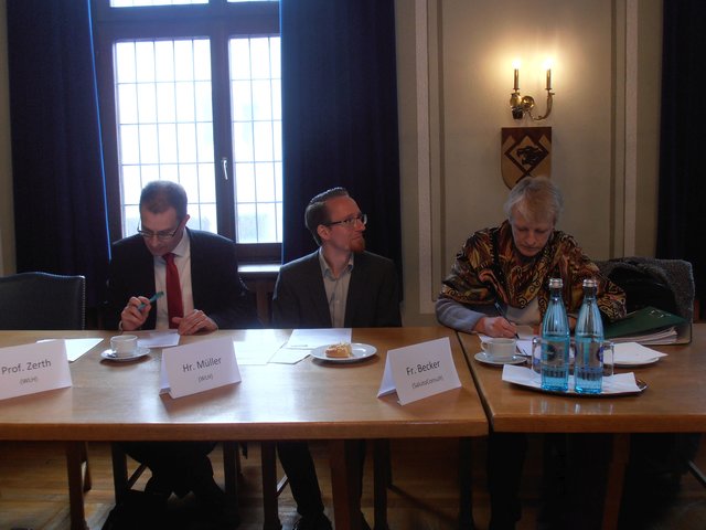 von links: Prof. Dr. Jürgen Zerth (WLH), Sebastian Müller (WLH), Christine Becker ( SalutoConsult) 