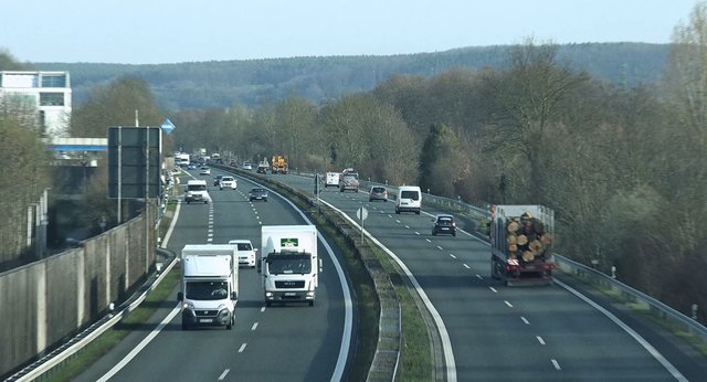 Die B469 Höhe Obernburg. Auf der Bundesstraße rummst es im Schnitt täglich.