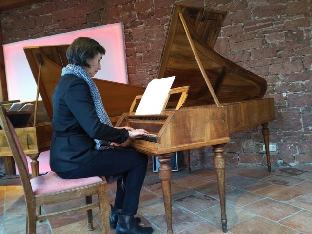Sylvia Ackermann am Tangentenflügel von Christoph Friedrich Schmahl, Regensburg 1790