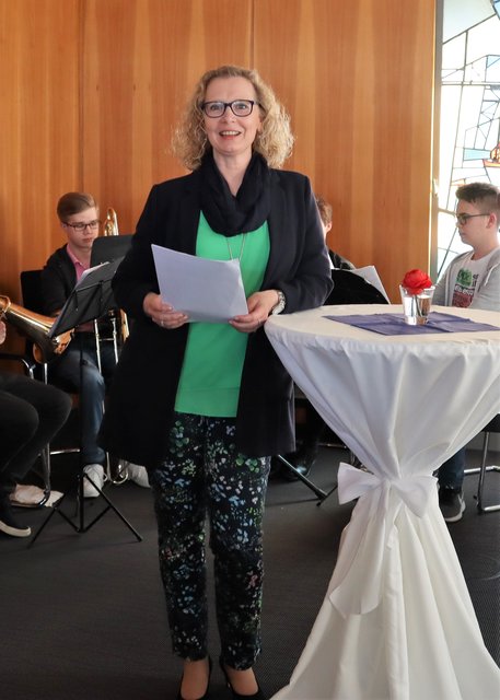 Christiane Leuner leitet seit 25 Jahren die Jugendkunstgruppe "kreativer Mädchentreff".
