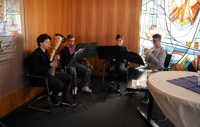 Die Schüler der Musikschule Erlenbach spielten mehrere Stücke.