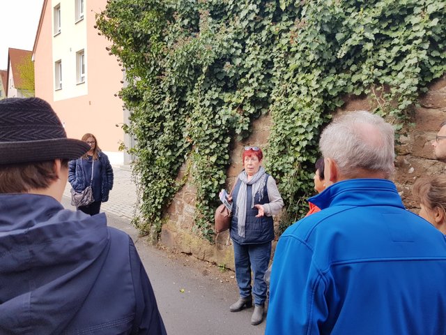 An der Stadtmauer. | Foto: Hedi Bast