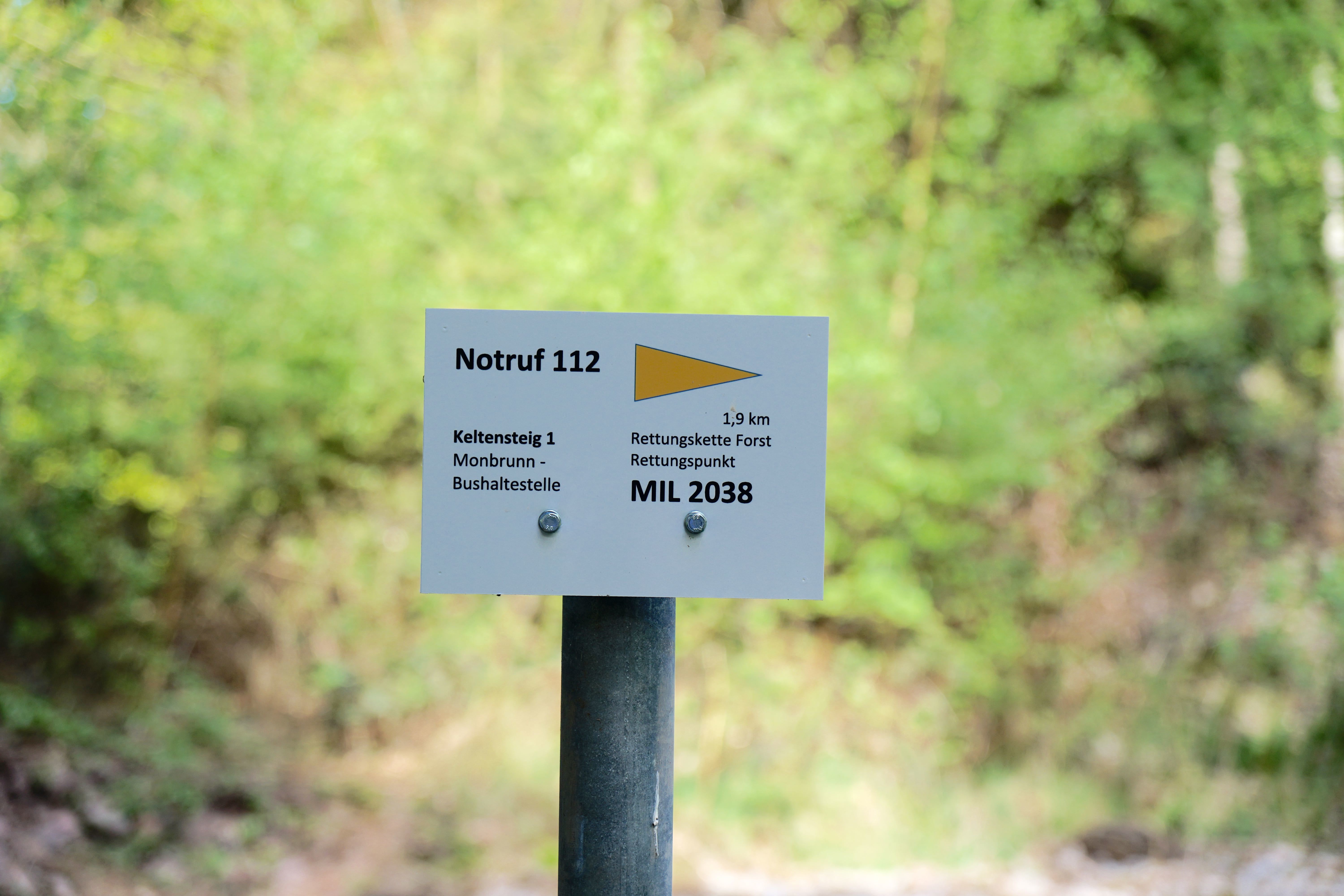 Keltentrail und Keltensteig. Am Ostermontagnachmittag verunglückte ein Mountainbike-Fahrer im Greinberg-Wald zwischen Miltenberg und Monbrunn. Notarzt, Rettungswagen und Bergwacht konnten dank des im Herbst 2018 geschaffenen Informationssystems schnell an Ort und Stelle kommen und helfen.