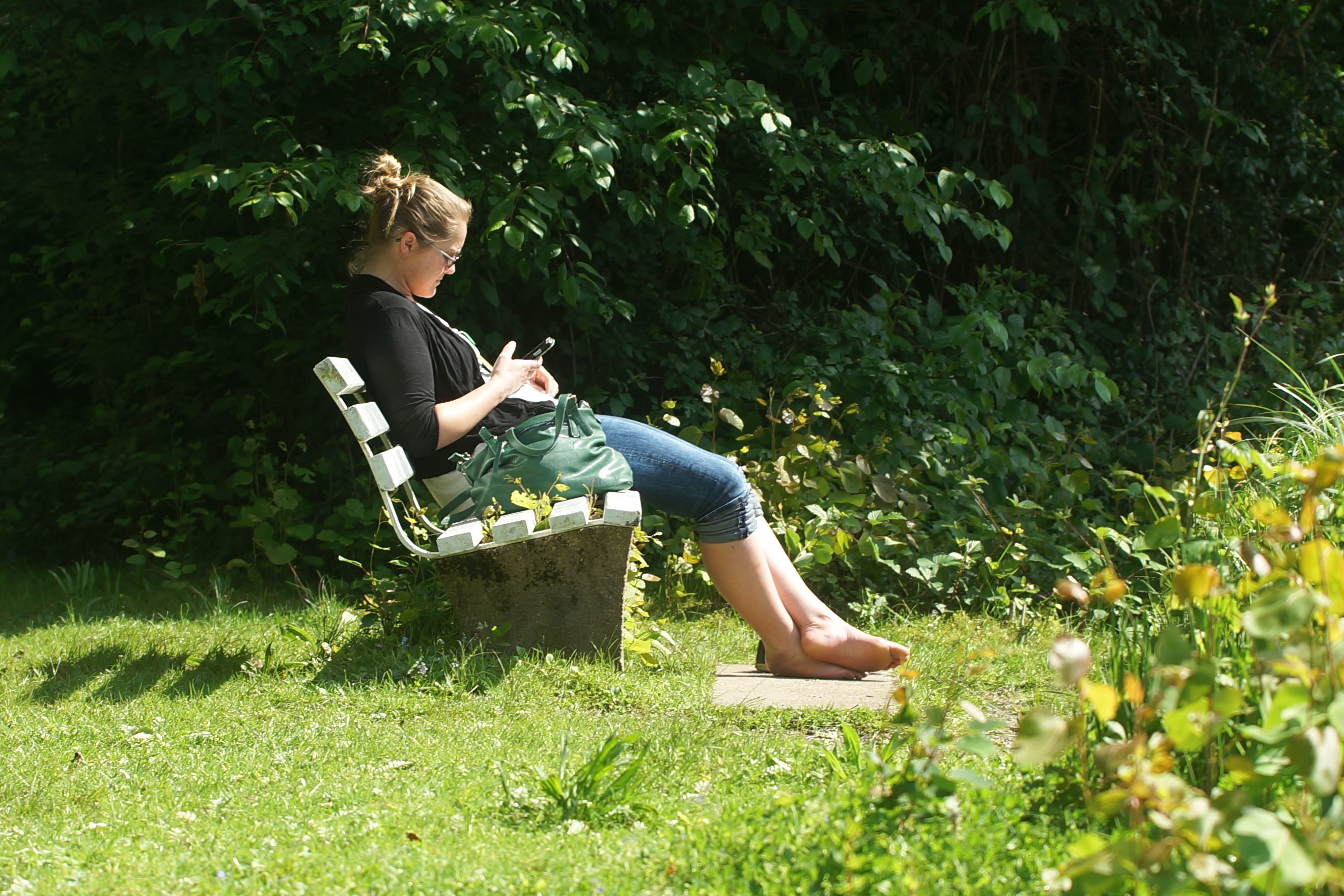 Der Monat Mai macht mit seinen vielfältigen Facetten besondere Wirklichkeits-Ebenen sichtbar.
Nehmen wir uns bei jedem Wetter ein wenig Zeit, sei es eine halbe oder eine Stunde, um jenseits von Hast und Lärm über das Gemüt wieder Freundschaft mit der Natur zu knüpfen.
Das ist eine Kur für die Seele!