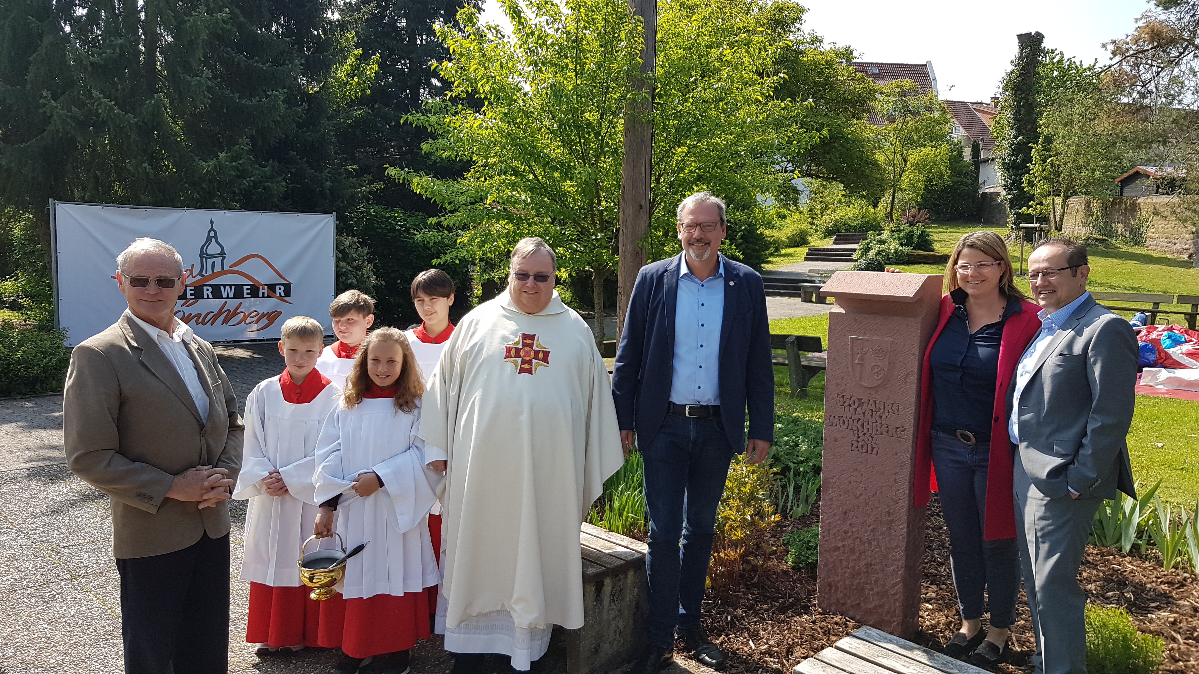 Einweihung des Gedenksteins zur 650-Jahr-Feier in Mönchberg